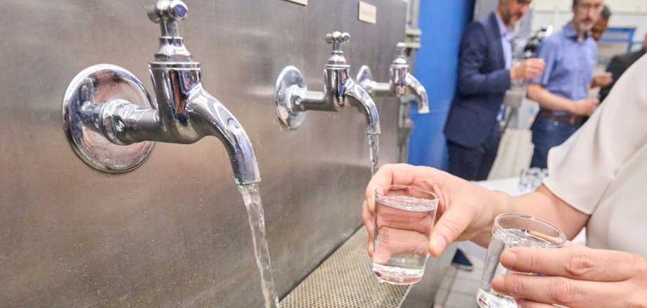 Besuch von Ministerin Katharina Binz im Projekt FAiR - Wasserwerk Oberwerth Besuch von Ministerin Katharina Binz im Projekt FAiR - Wasserwerk Oberwerth